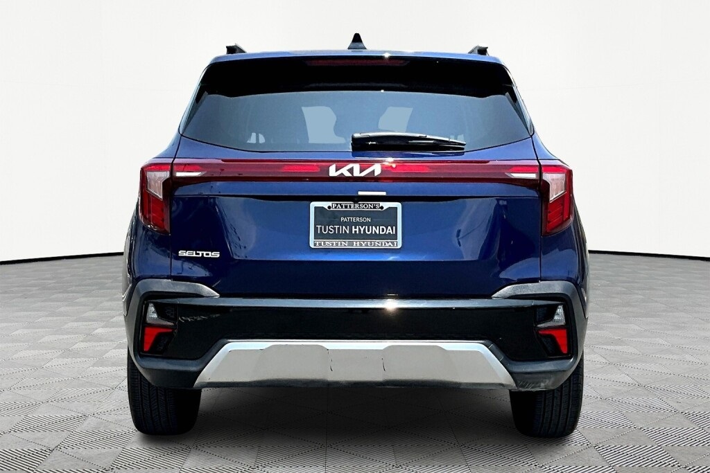 Vehicle image 6 of 17