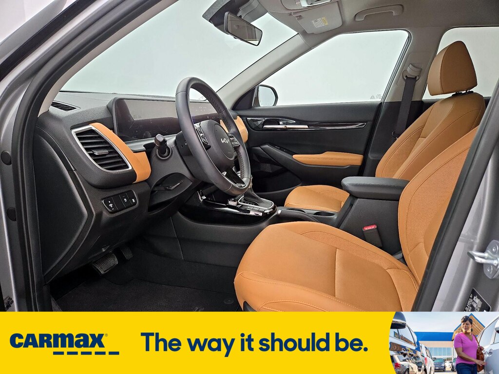 Vehicle image 11 of 29