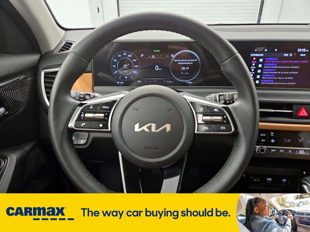 Vehicle image 21 of 29