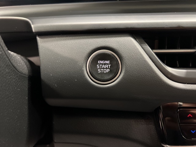 Vehicle image 20 of 32