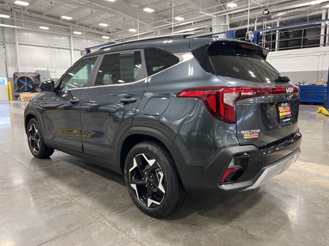 Vehicle image 6 of 32