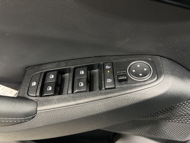 Vehicle image 29 of 32