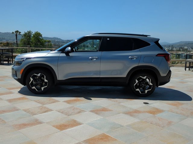 Vehicle image 8 of 31