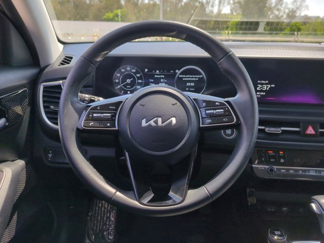 Vehicle image 18 of 31