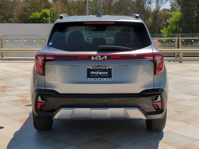 Vehicle image 6 of 31