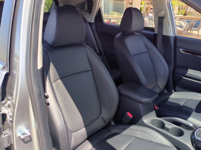 Vehicle image 11 of 31