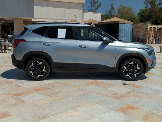 Vehicle image 4 of 31