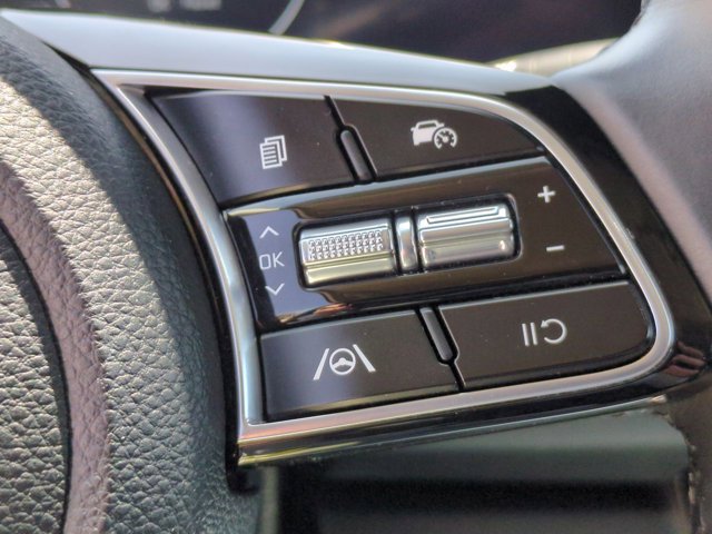 Vehicle image 27 of 31