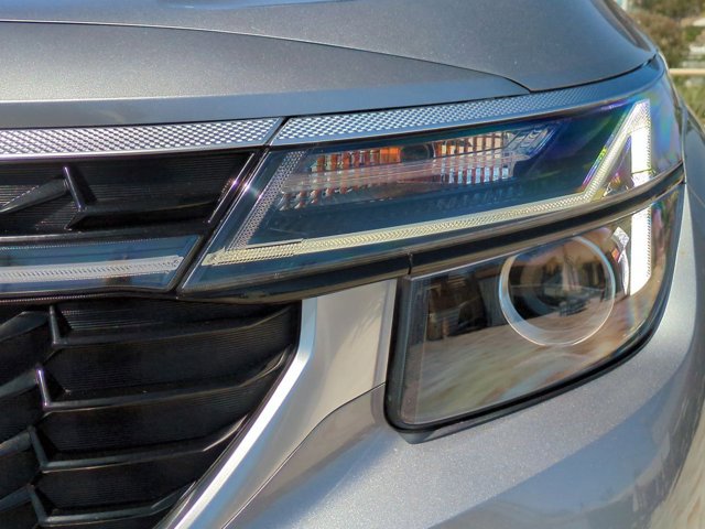 Vehicle image 28 of 31