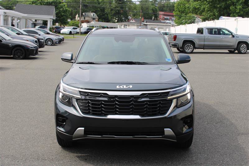 2024 Kia Seltos EX Image 2 of 19