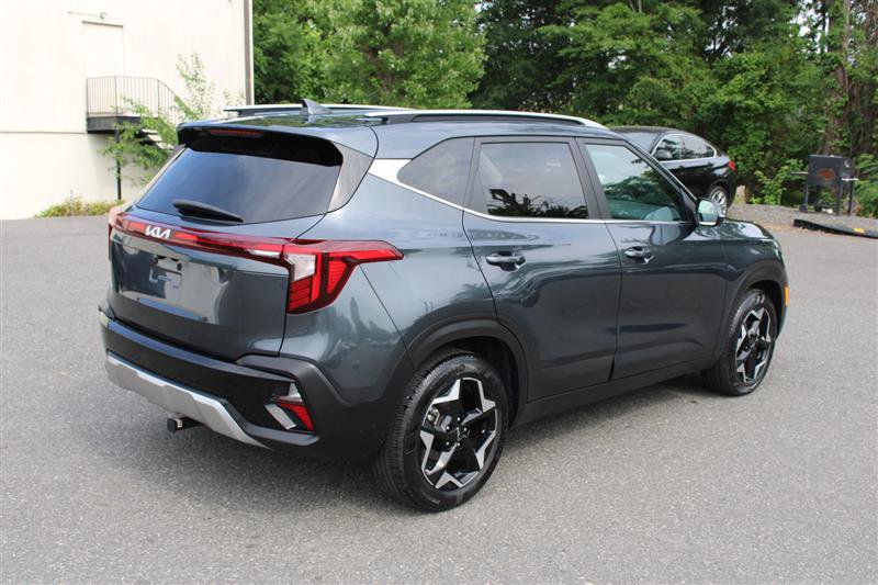 2024 Kia Seltos EX Image 3 of 19