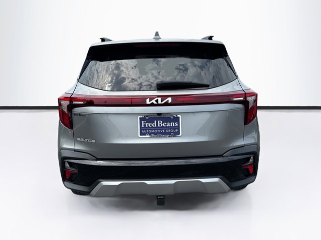 Vehicle image 6 of 36