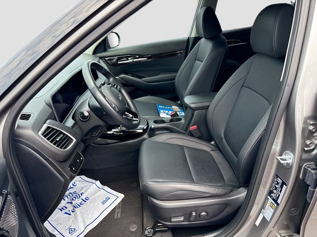 Vehicle image 21 of 36