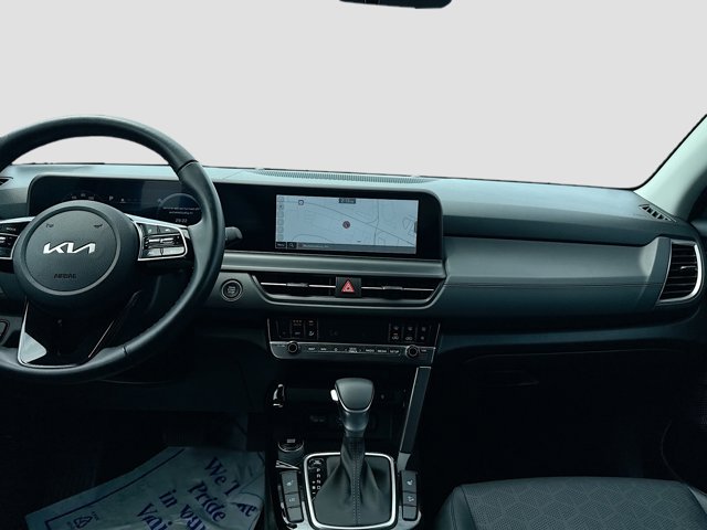 Vehicle image 22 of 36