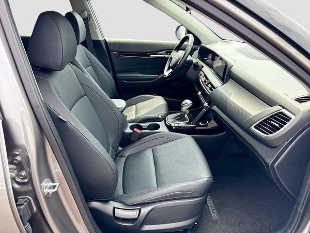 Vehicle image 29 of 36