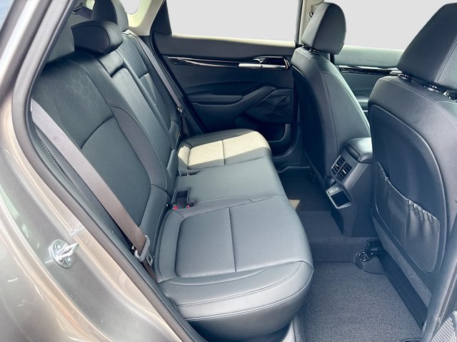 Vehicle image 28 of 36