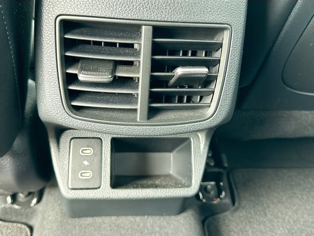 Vehicle image 25 of 36