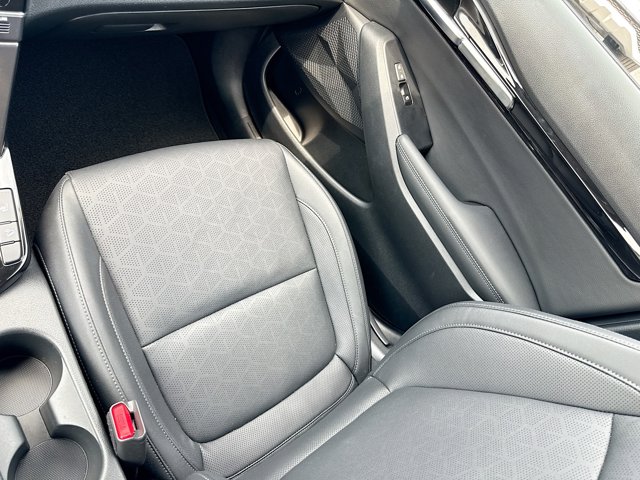 Vehicle image 23 of 36