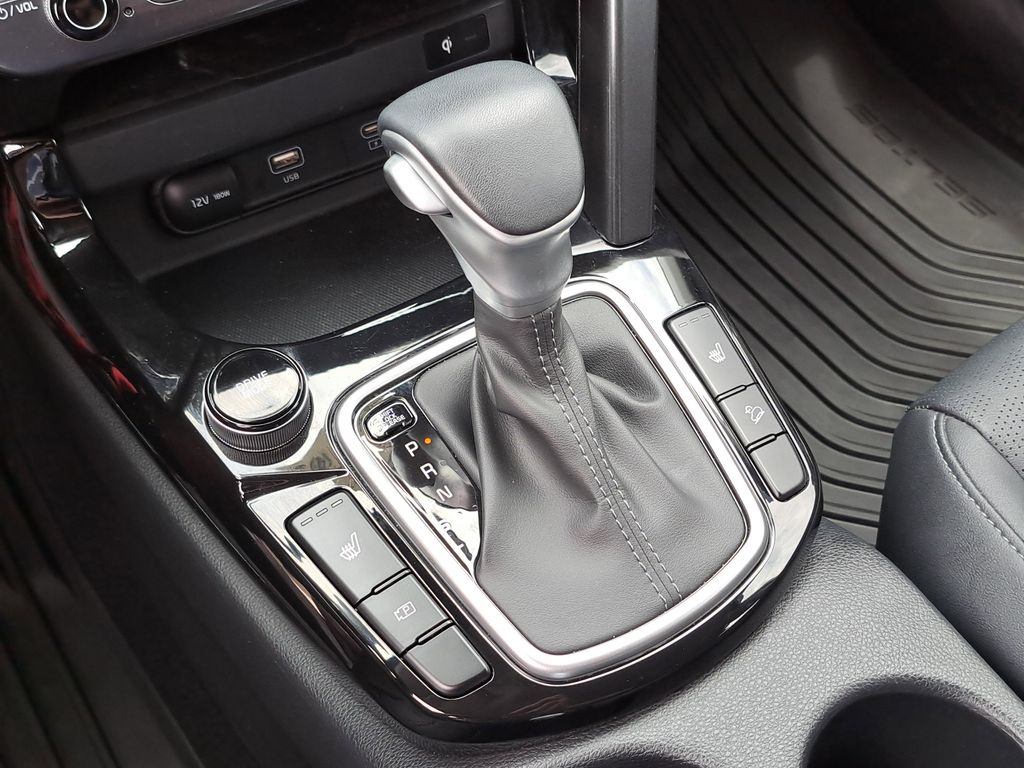 Vehicle image 18 of 26