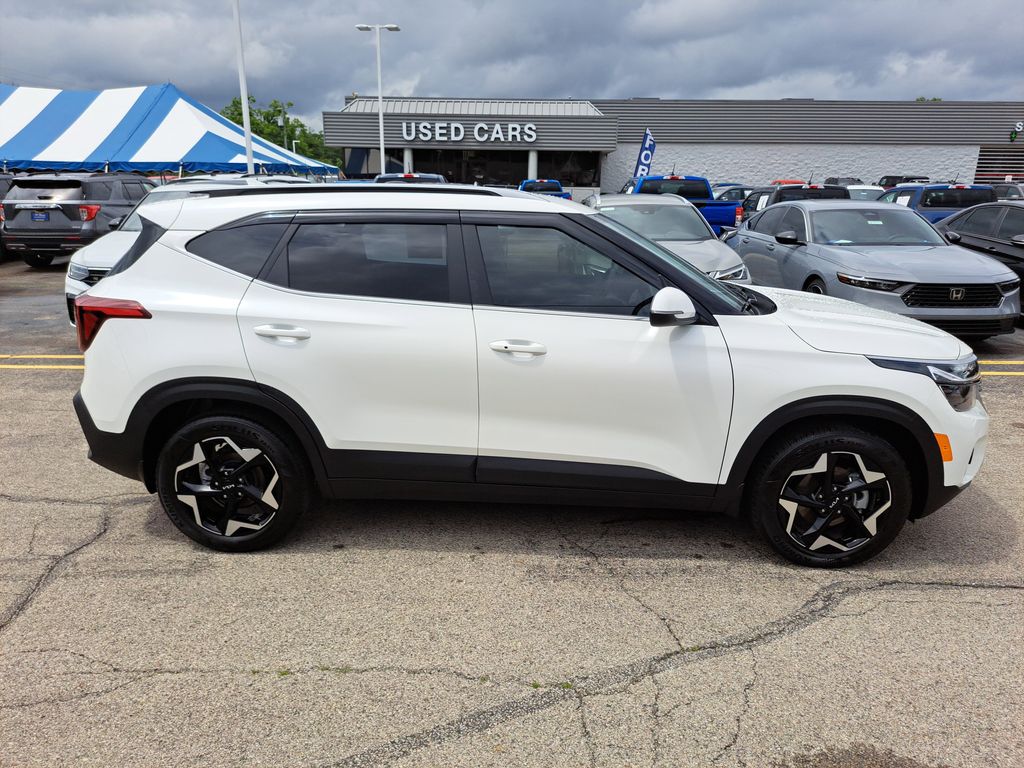 Vehicle image 4 of 26