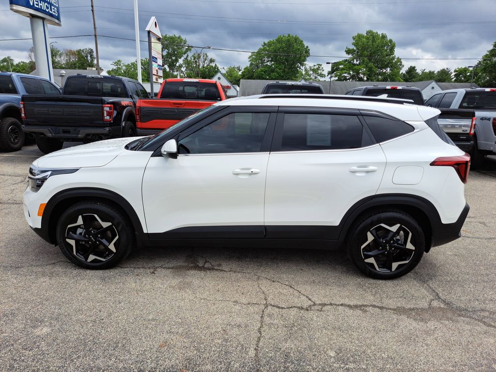 Vehicle image 8 of 26