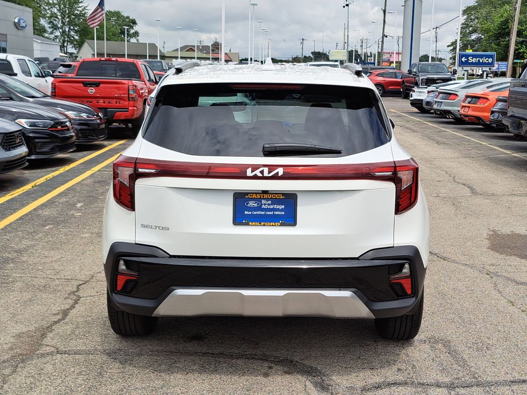 Vehicle image 6 of 26