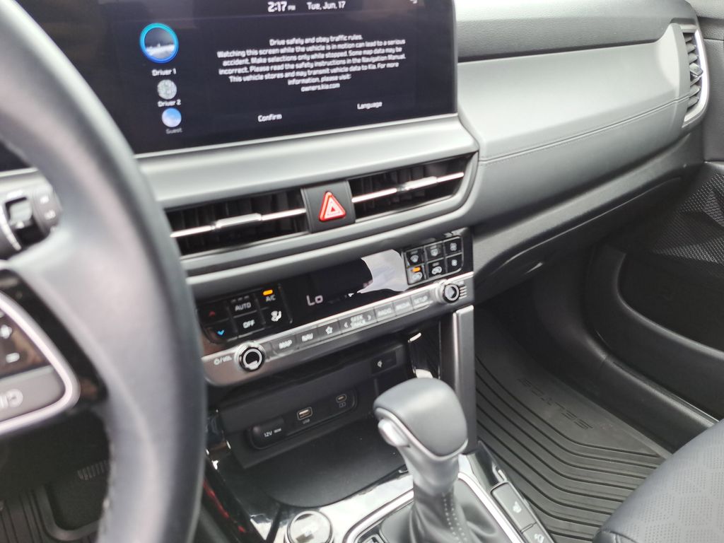 Vehicle image 25 of 26