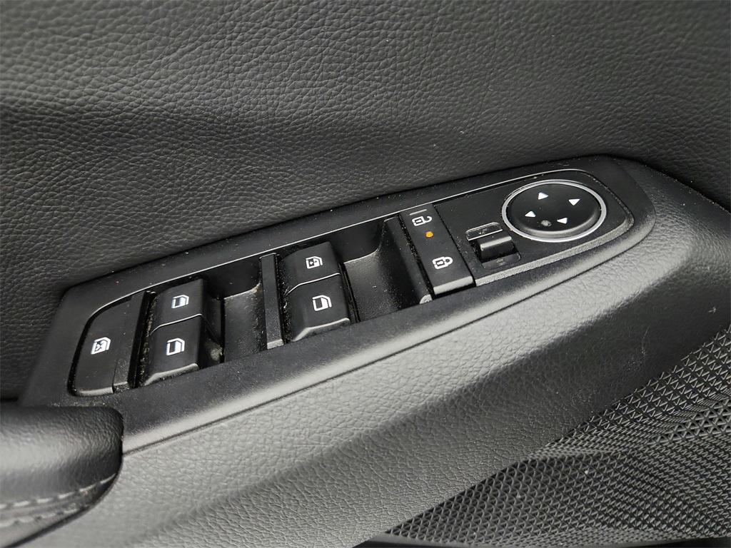 Vehicle image 19 of 36
