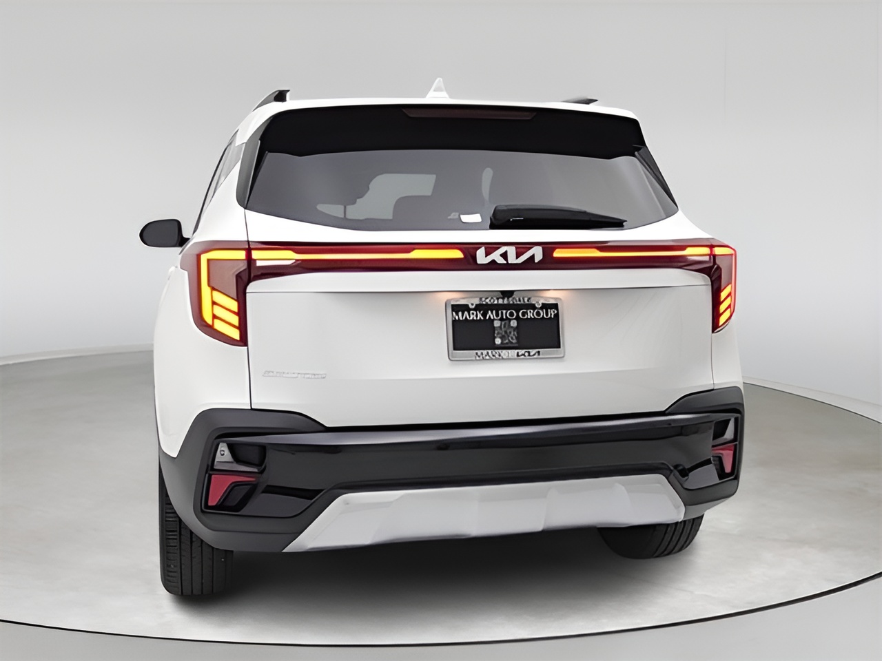 Vehicle image 34 of 36