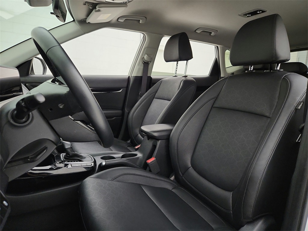 Vehicle image 10 of 36