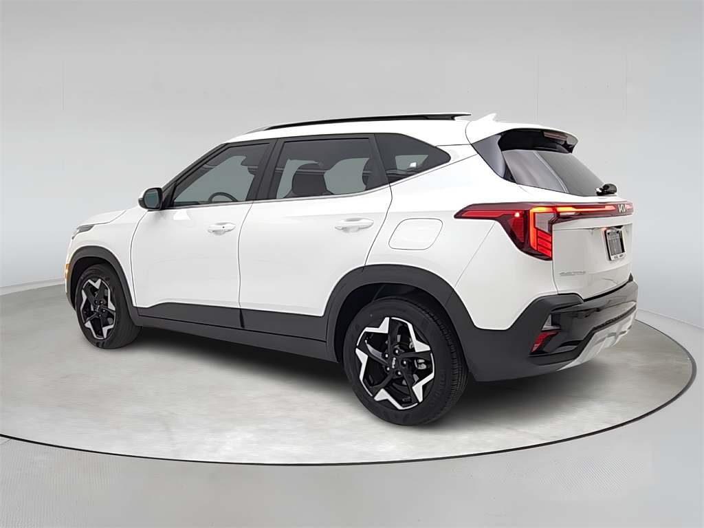 Vehicle image 7 of 36