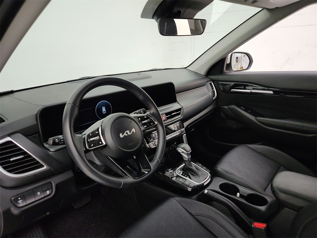 Vehicle image 9 of 36