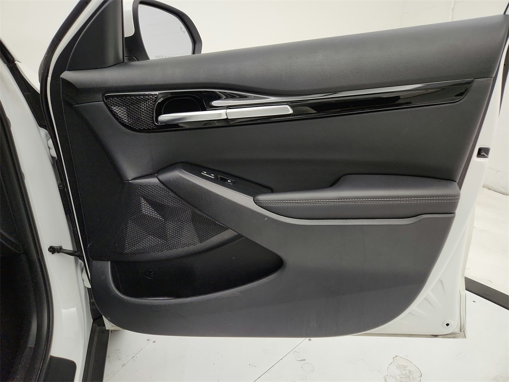 Vehicle image 24 of 36