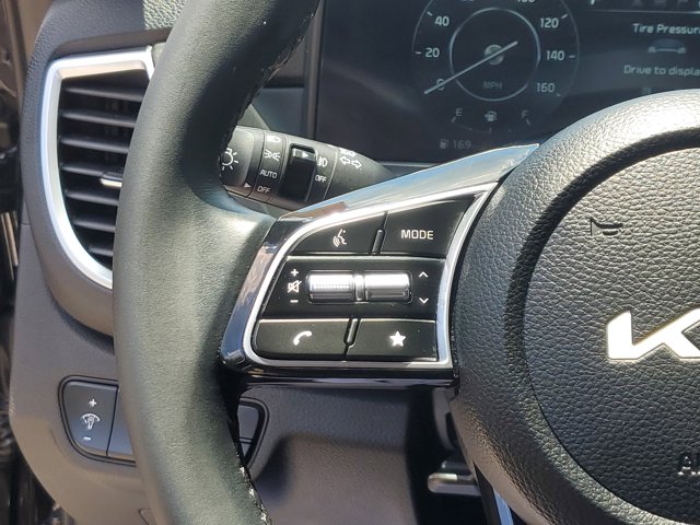Vehicle image 16 of 30