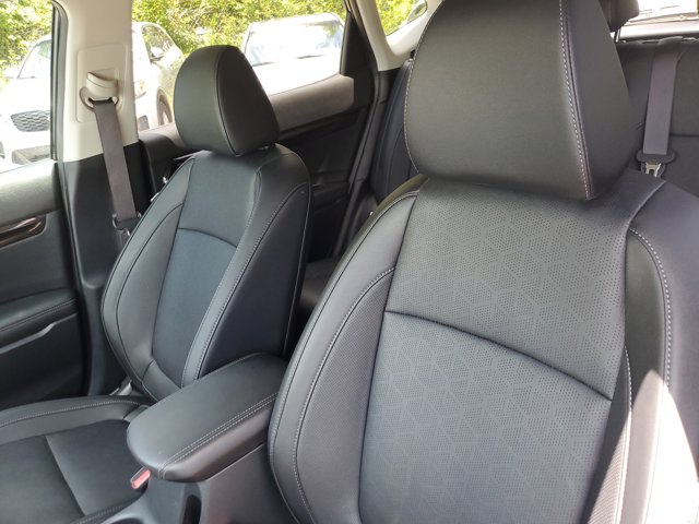 Vehicle image 8 of 30