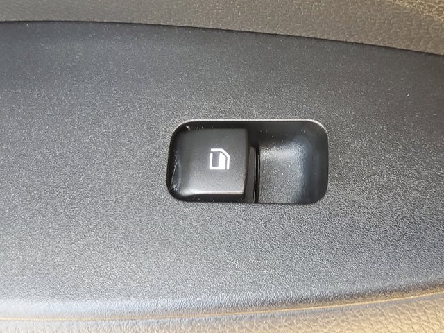 Vehicle image 27 of 30