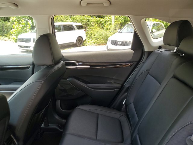 Vehicle image 10 of 30