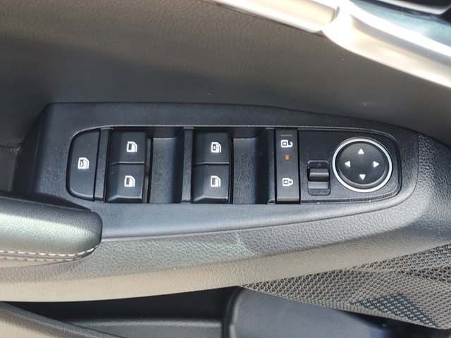 Vehicle image 28 of 30