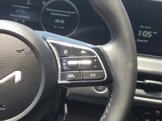 Vehicle image 17 of 30