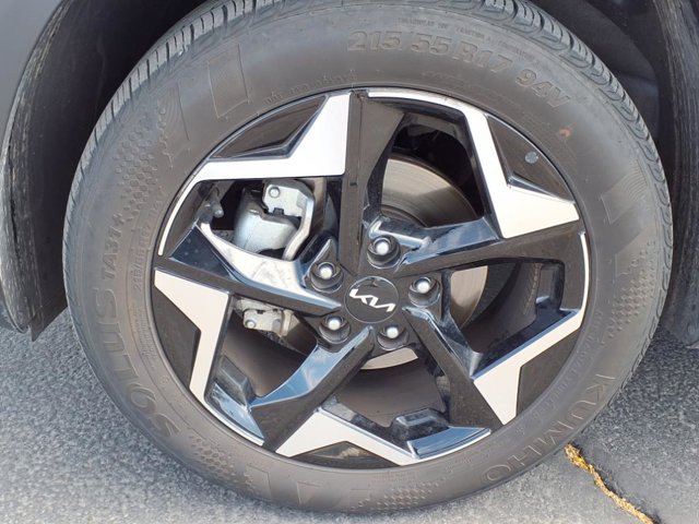 Vehicle image 9 of 25