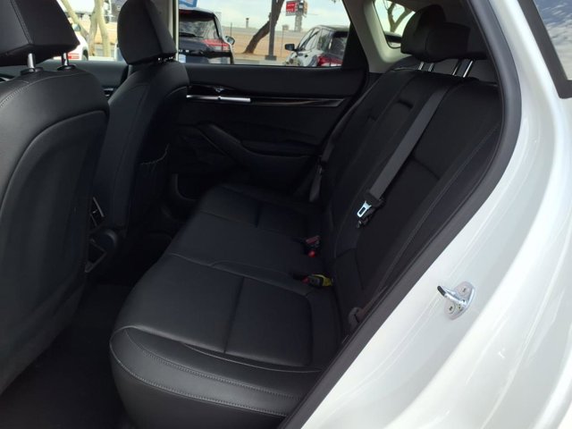Vehicle image 15 of 25