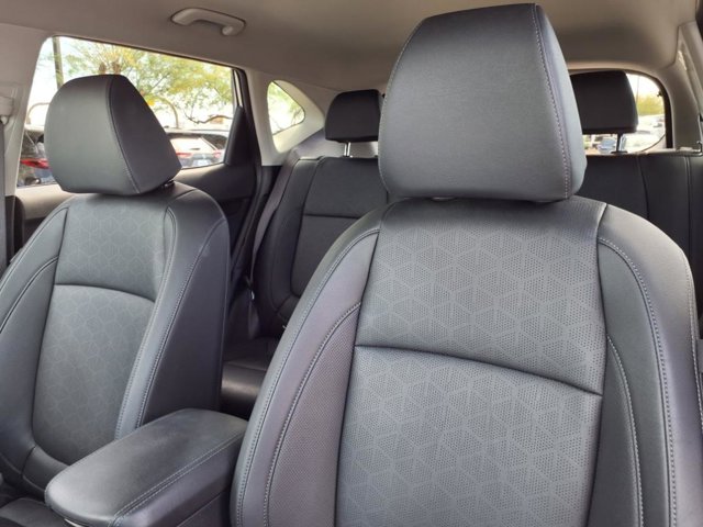 Vehicle image 14 of 25