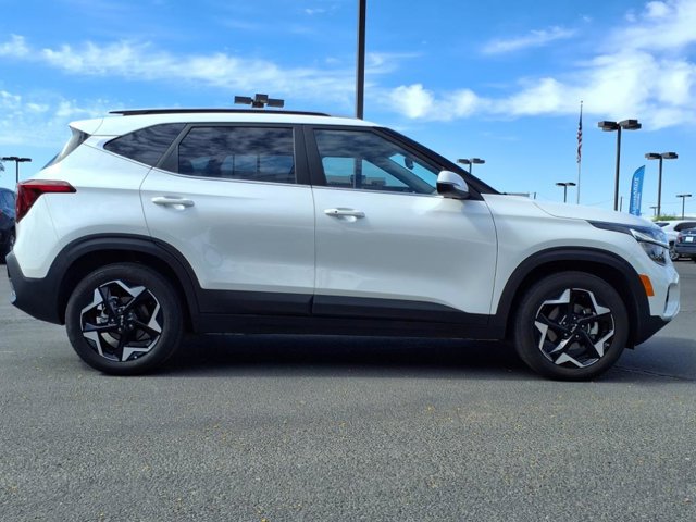 Vehicle image 4 of 25