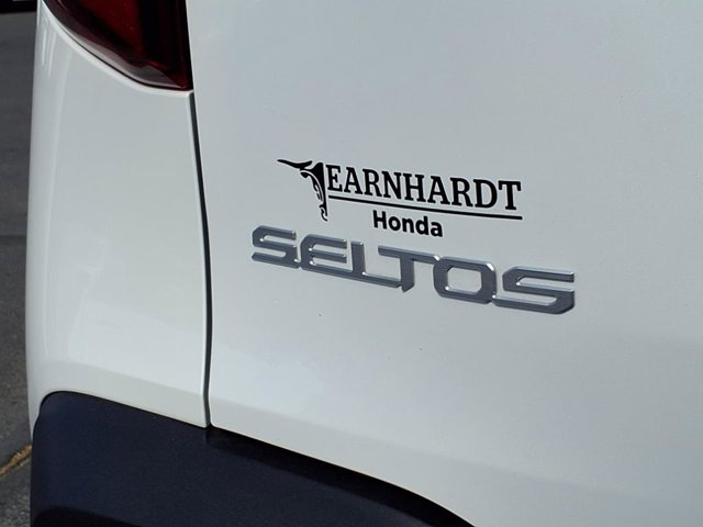 Vehicle image 10 of 25