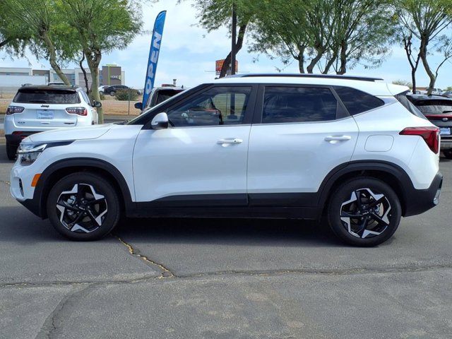 Vehicle image 8 of 25