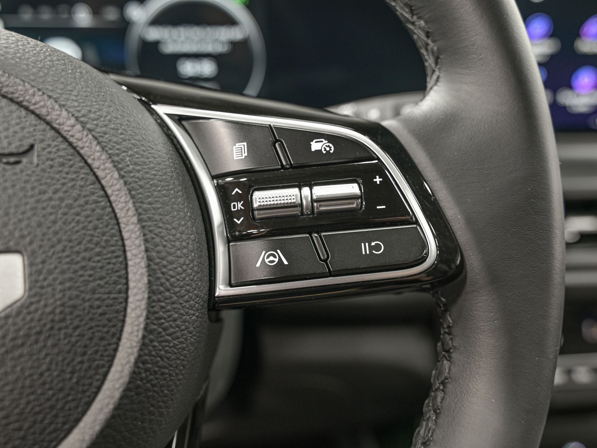Vehicle image 20 of 30
