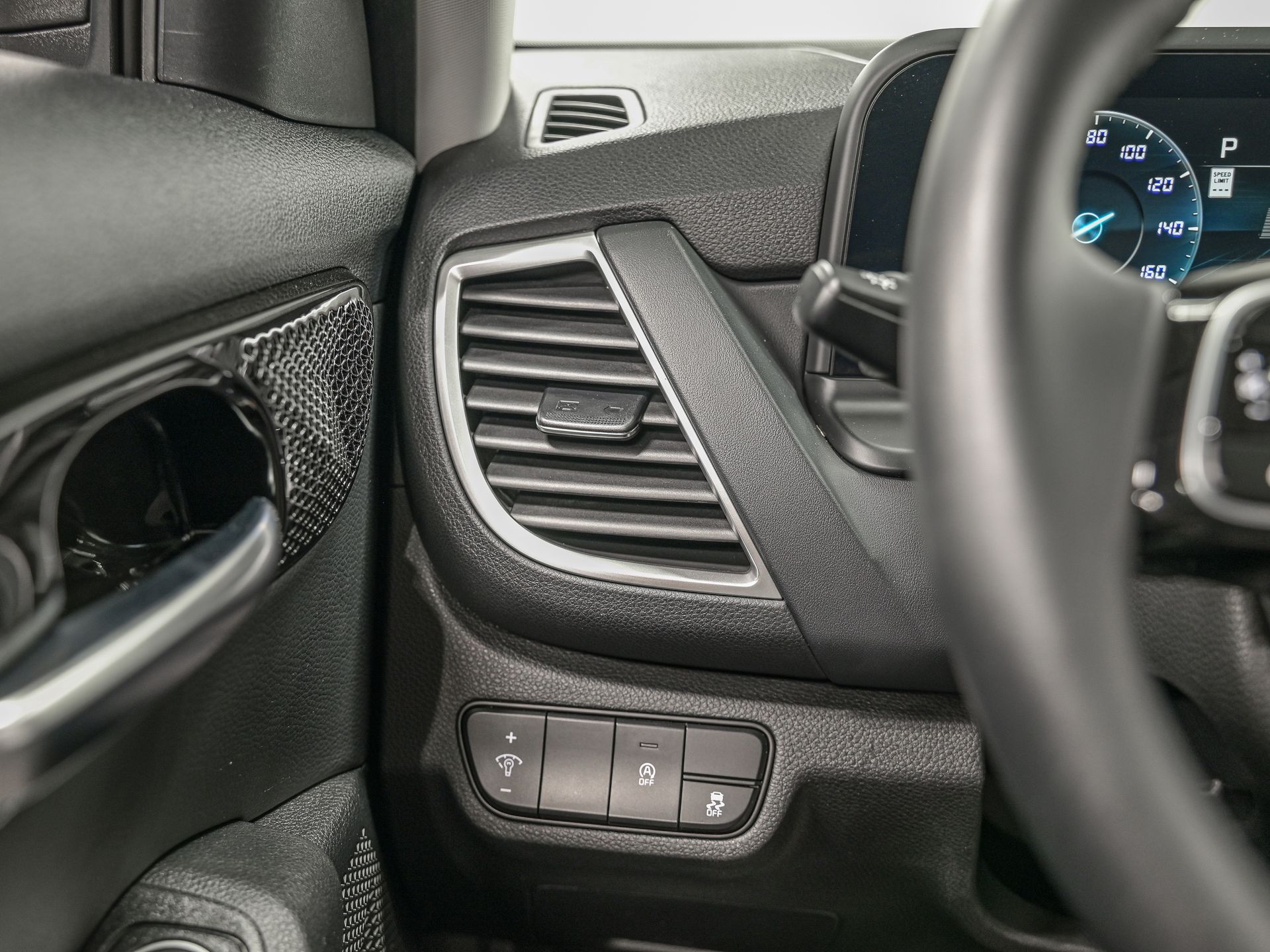 Vehicle image 18 of 30