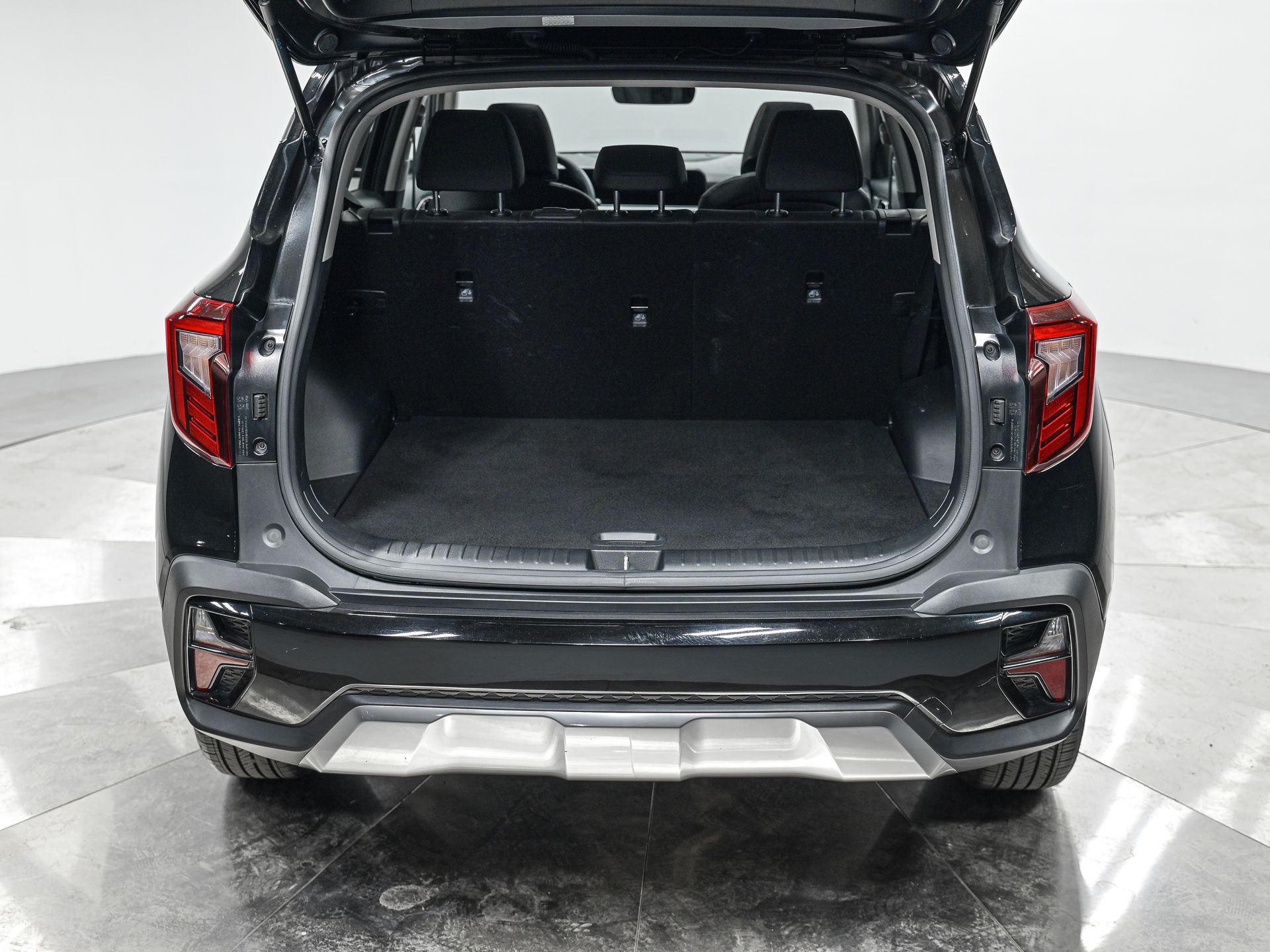 Vehicle image 10 of 30