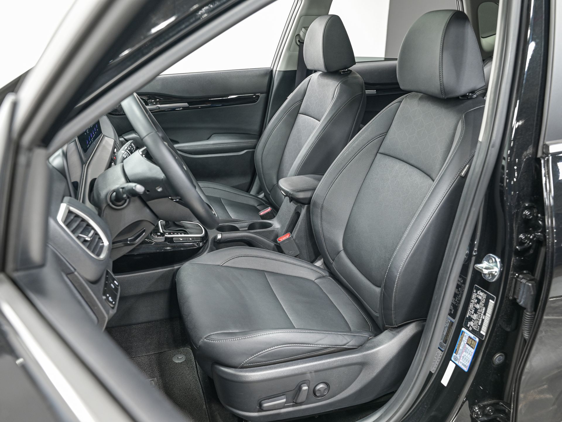 Vehicle image 16 of 30