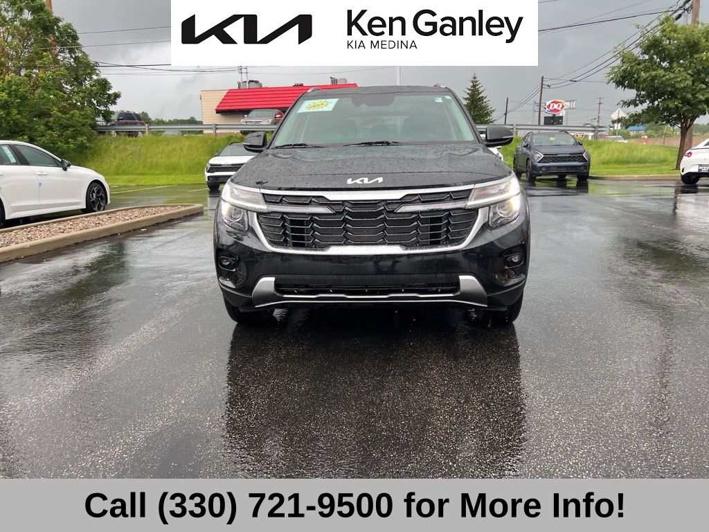Vehicle image 8 of 69